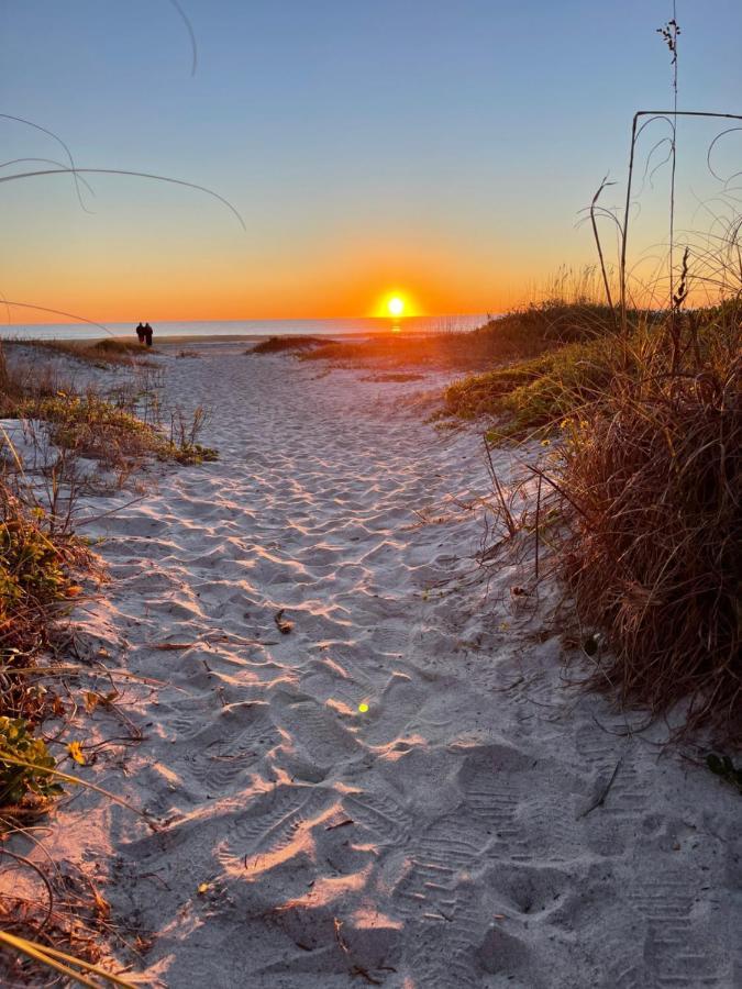 Surf Studio Beach Resort Cocoa Beach Esterno foto