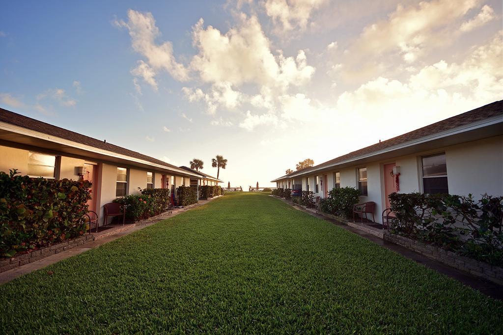 Surf Studio Beach Resort Cocoa Beach Esterno foto