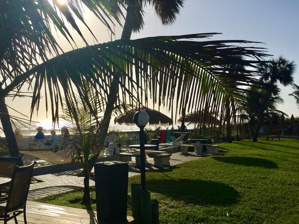 Surf Studio Beach Resort Cocoa Beach Esterno foto
