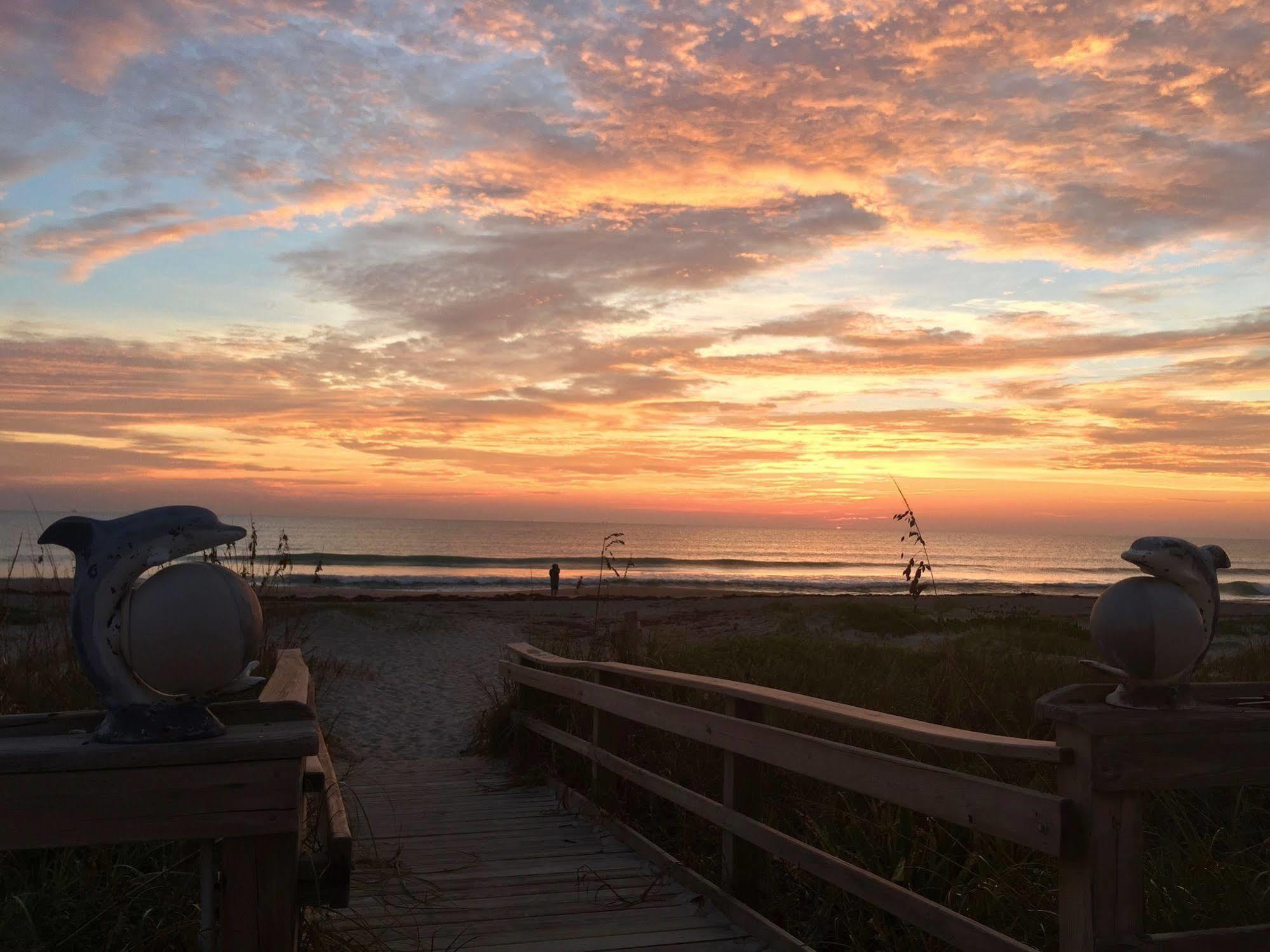 Surf Studio Beach Resort Cocoa Beach Esterno foto